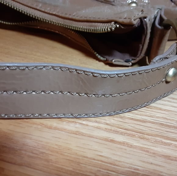 Naturalizer Shiny Faux Patent Leather Light Tan Taupe Handbag Purse - Picture 15 of 16